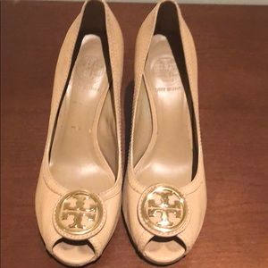 Tory Burch Tan Leather Peep Toe Wedge Size 6.5